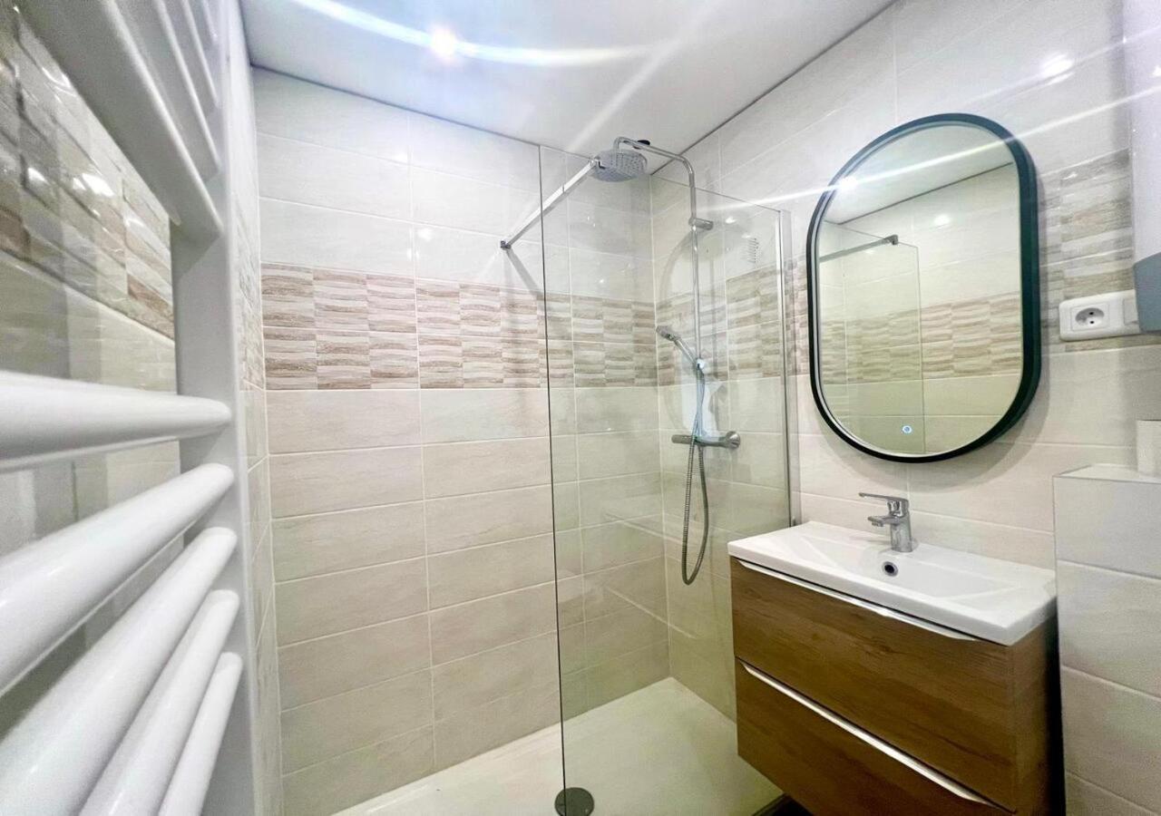 Studio Eclat Marine 3 Etoiles - Vue Mer - Parking-Clim-Plage A 20 Metres - Capitalchic Services Saint-Aygulf Frejus Exterior photo